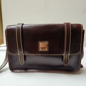 Dooney & Bourke messanger burgundy crossbody.